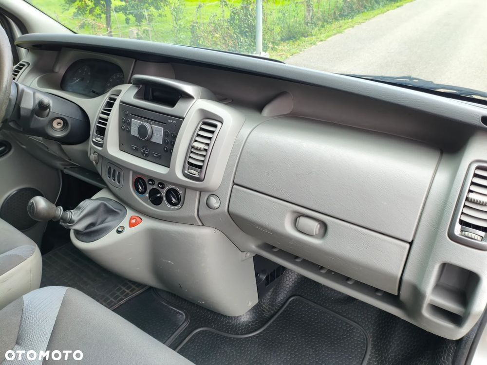 Opel Vivaro - 15