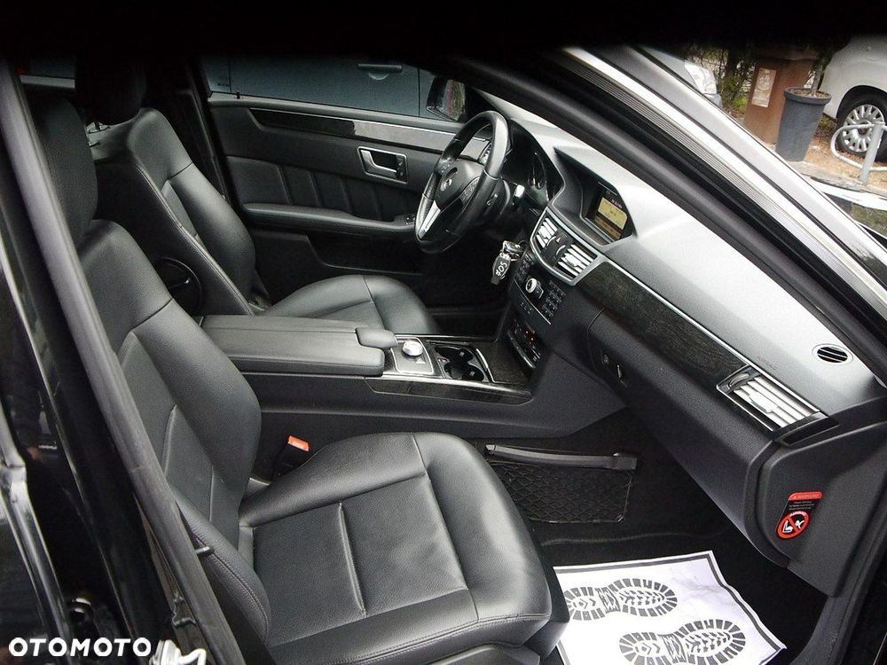 Mercedes-Benz Klasa E 220 BlueTEC 4Matic 7G-TRONIC Avantgarde - 28