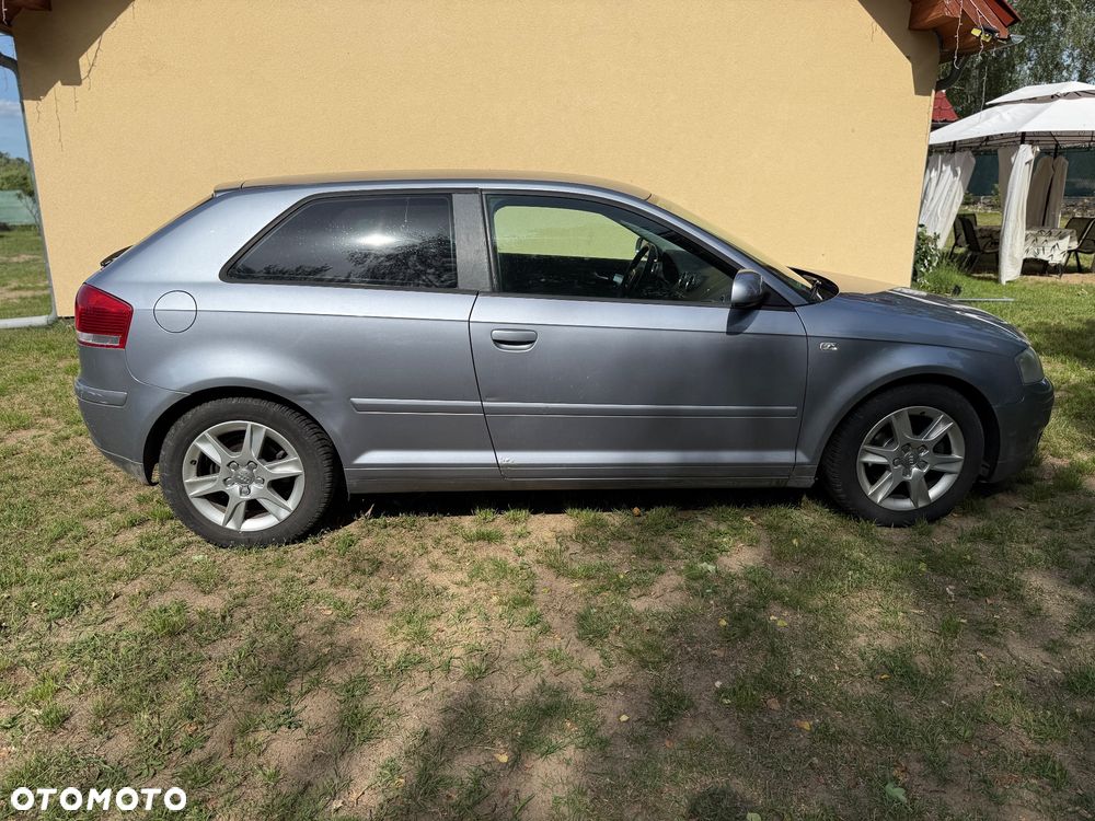 Audi A3 3-drzwiowe 1.6 FSI Ambiente - 8