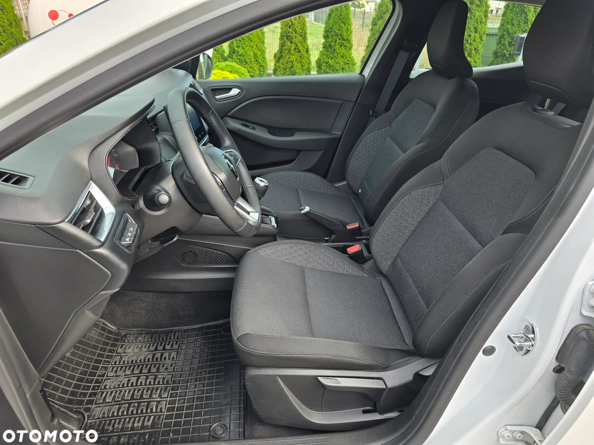 Renault Clio 1.0 TCe Equilibre - 9