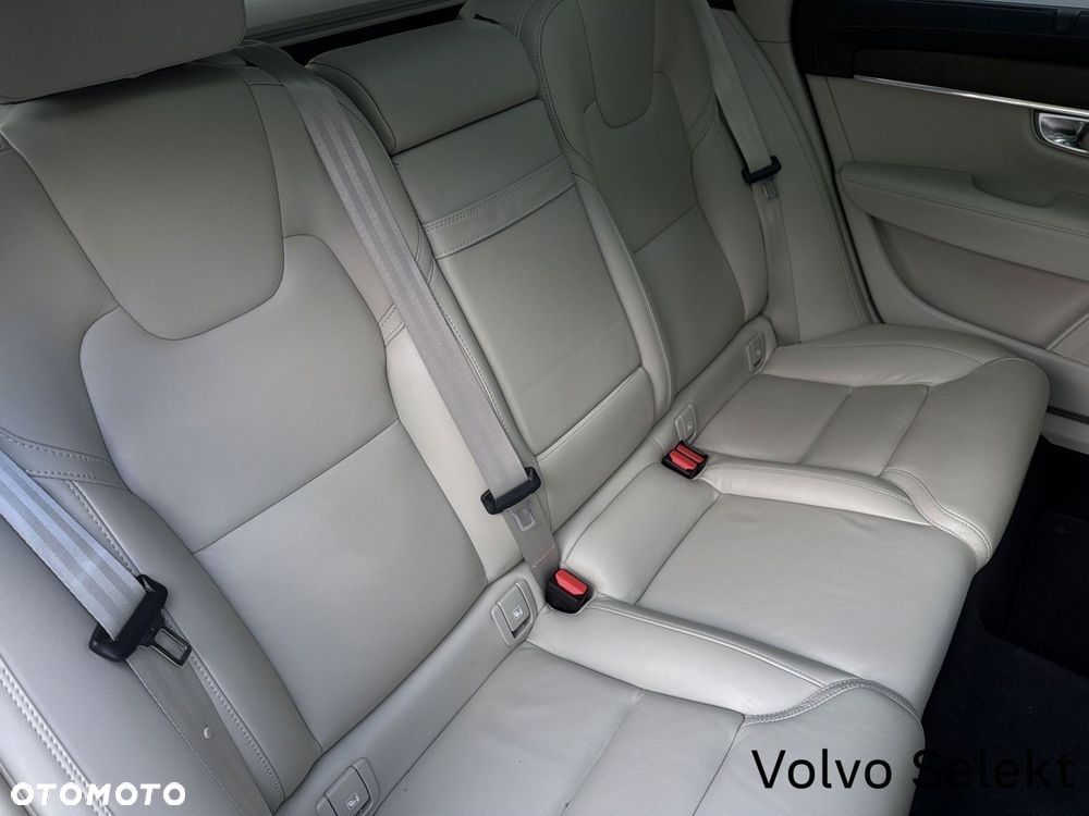 Volvo V90 Cross Country - 16