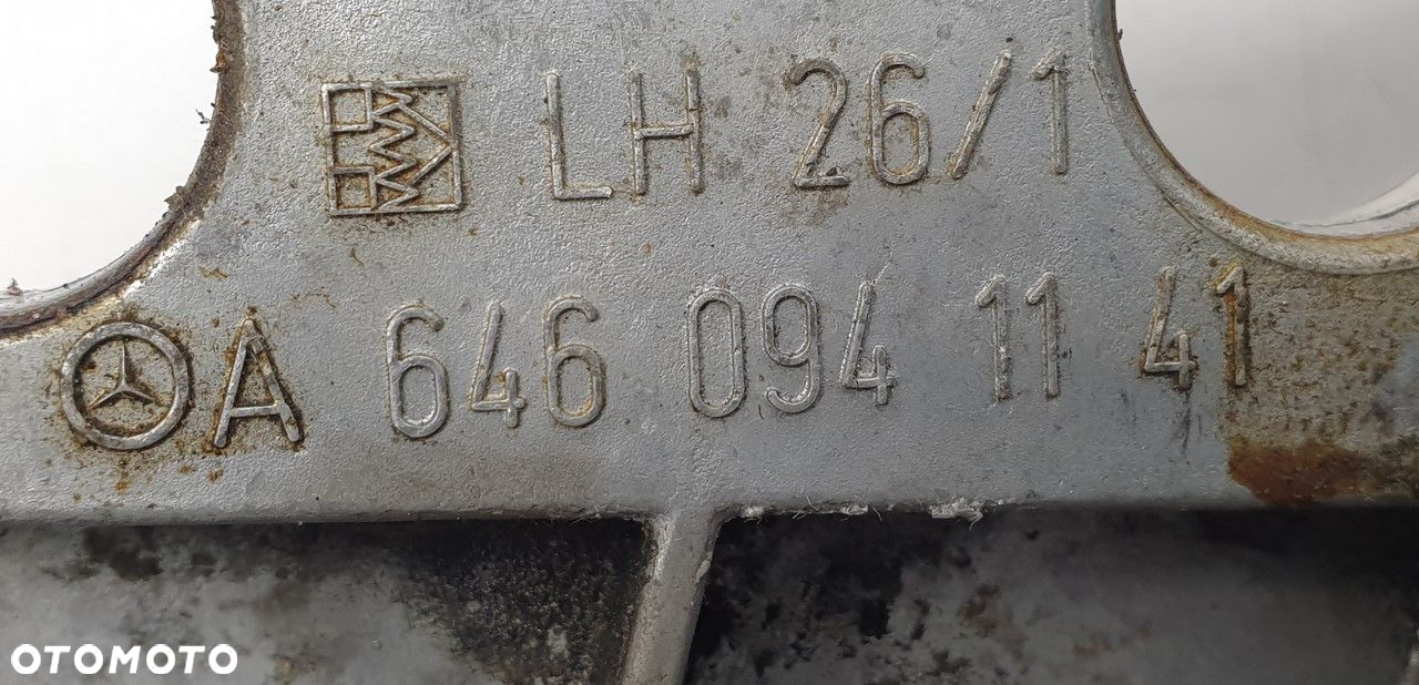ŁAPA SILNIKA MERCEDES W203 2.2 CDI A6460941141 - 3