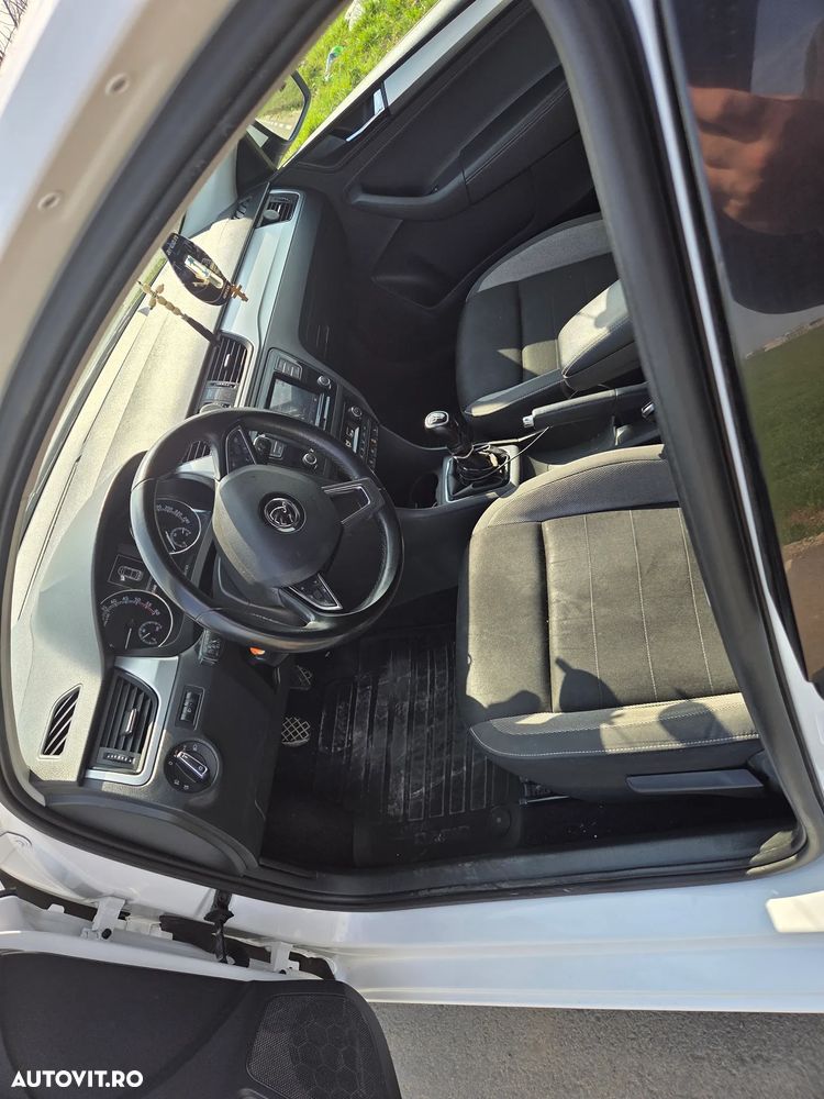 Skoda RAPID 1.6 TDI Style - 11