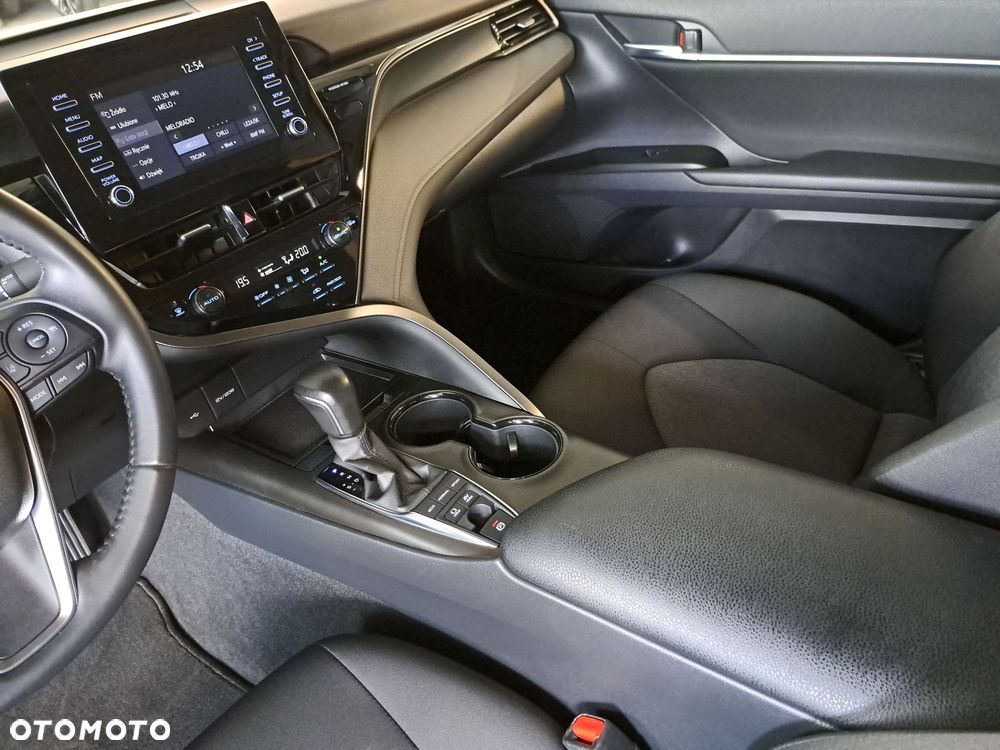 Toyota Camry 2.5 Hybrid Comfort CVT - 28