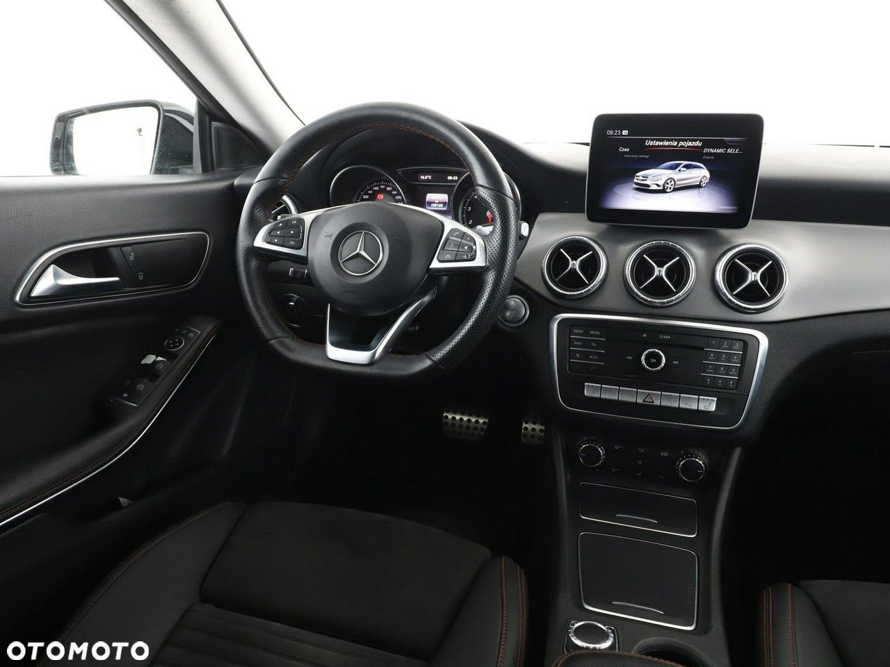 Mercedes-Benz CLA Shooting Brake 180 7G-DCT AMG Line - 16