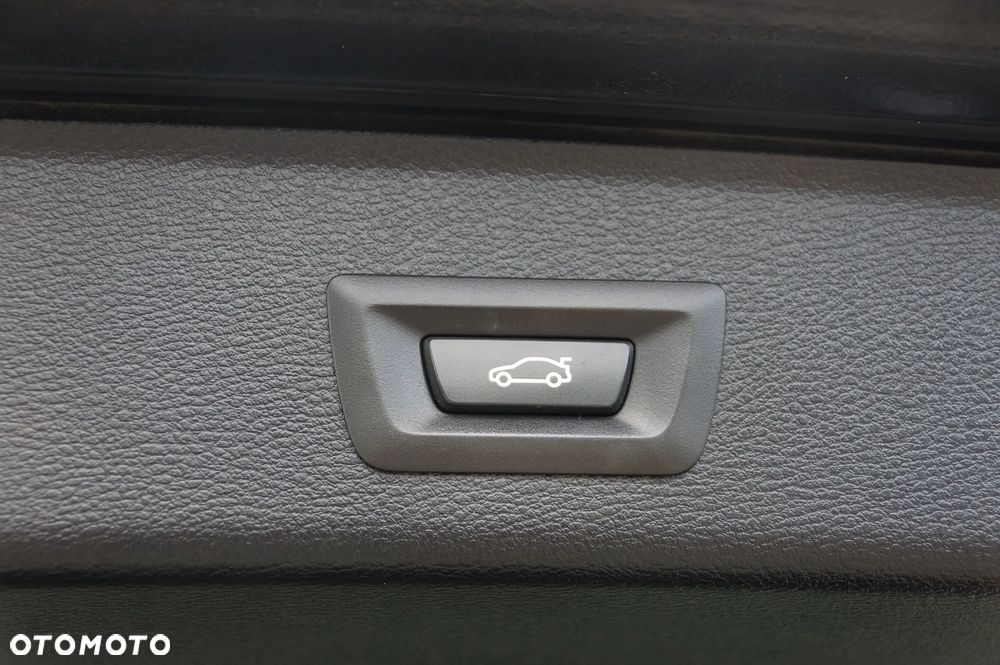 BMW X3 xDrive20i - 34