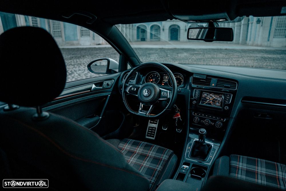 VW Golf GTI BlueMotion - 17