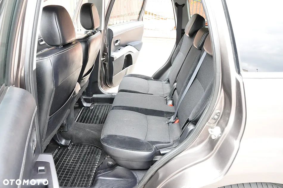 Mitsubishi Outlander - 22