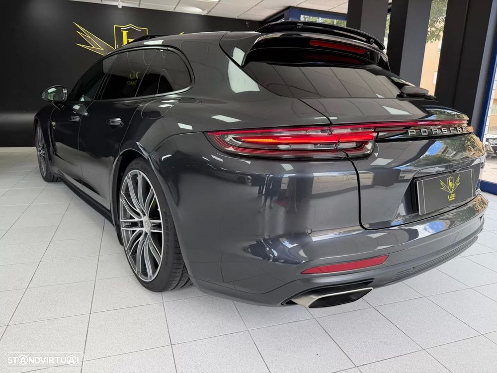 Porsche Panamera Sport Turismo 4 E-Hybrid - 13