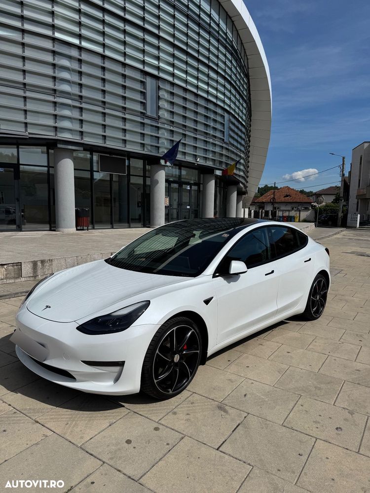 Tesla Model 3 - 1