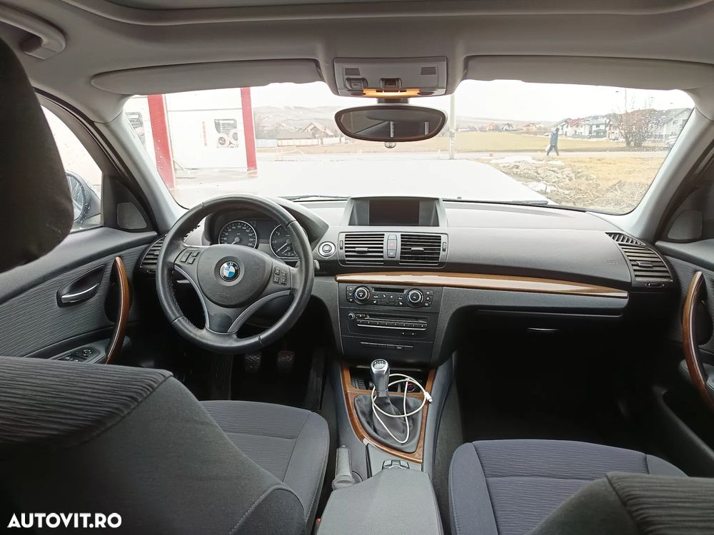 BMW Seria 1 118i - 3