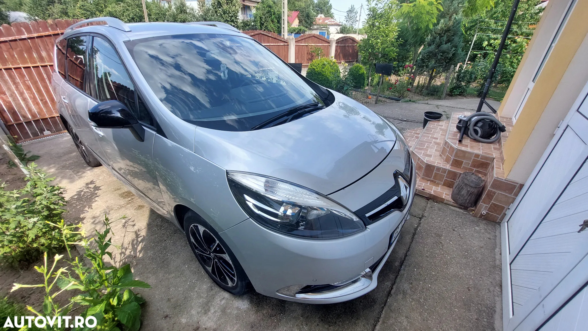 Renault Grand Scenic dCi 130 FAP Start & Stop Bose Edition - 4