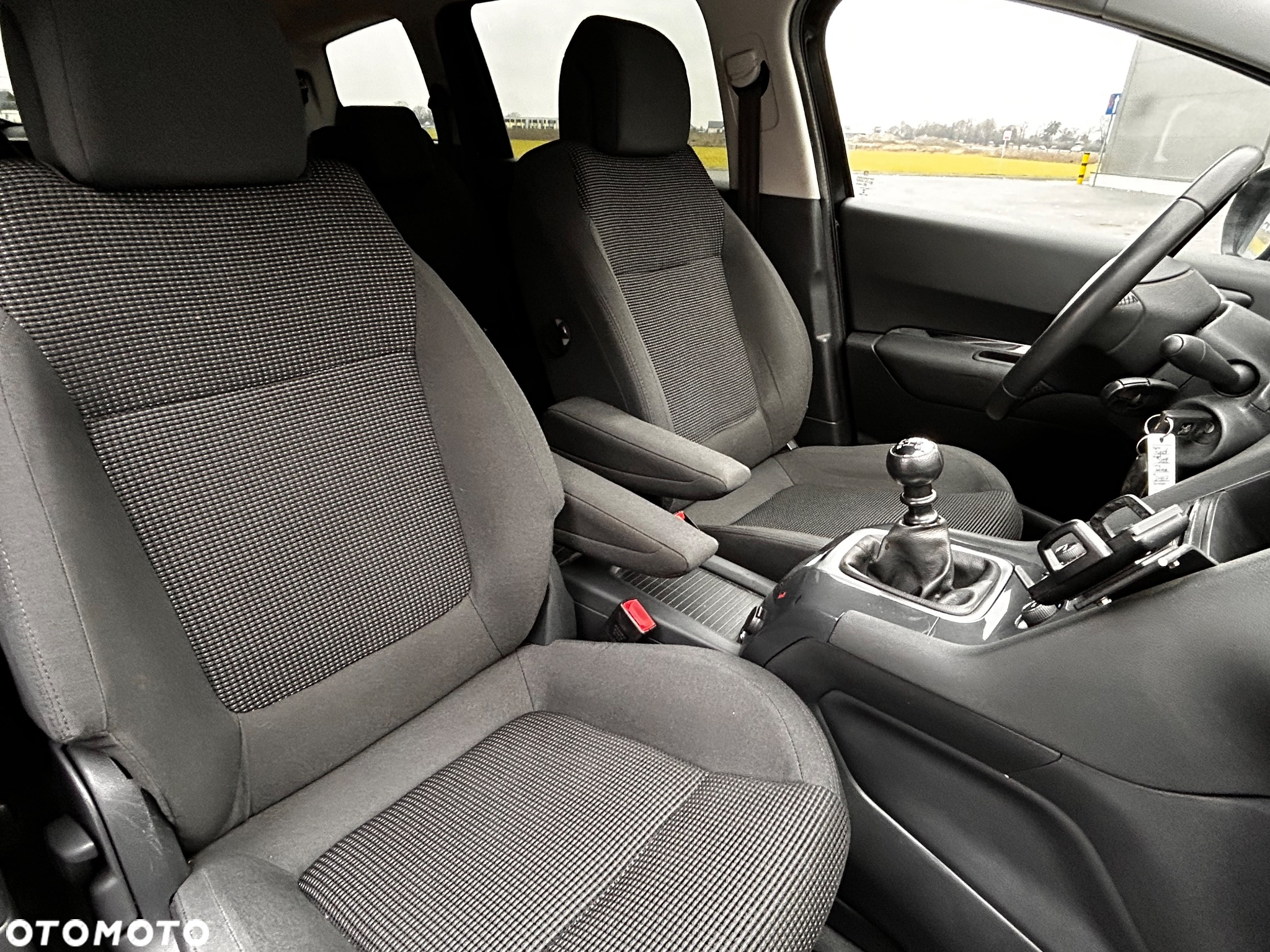 Peugeot 5008 2.0 BlueHDi Active 7os - 28
