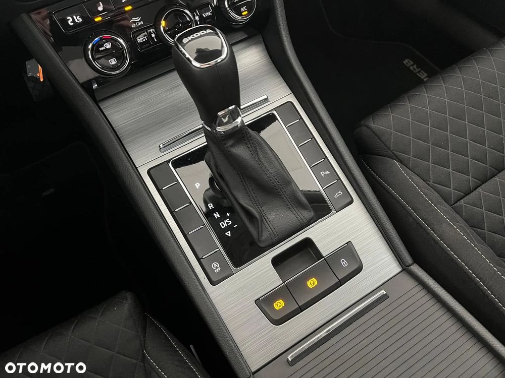 Skoda Superb 1.5 TSI Ambition DSG - 35