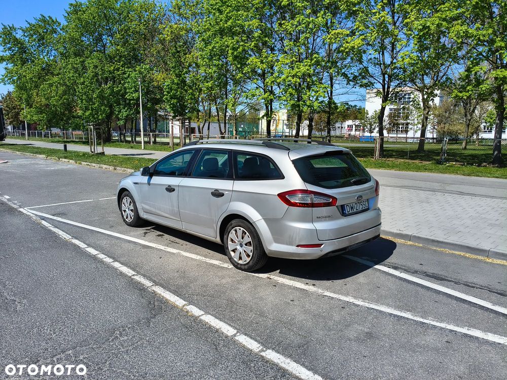 Ford Mondeo 2.0 TDCi Ambiente - 3