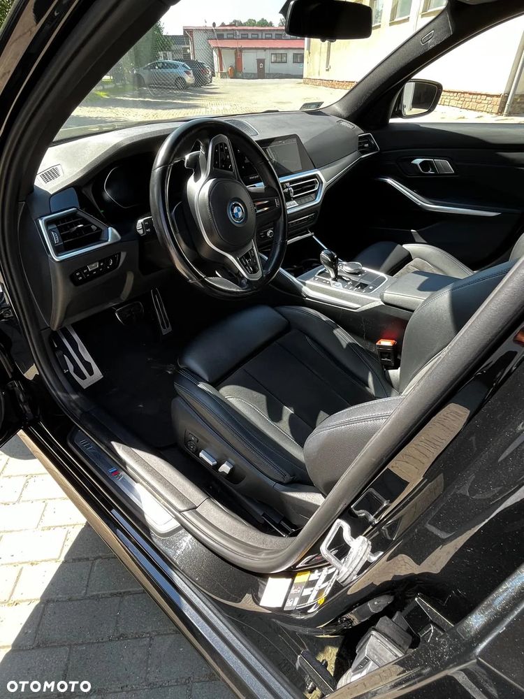 BMW Seria 3 330e M Sport sport - 10