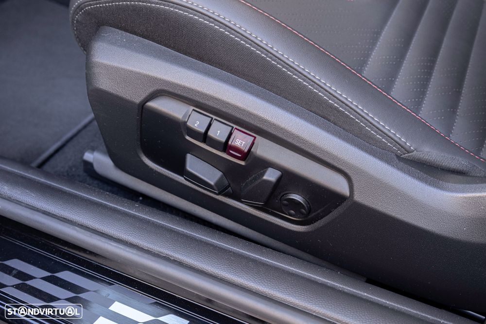 MINI 3 Portas John Cooper Works Auto Desportiva - 2