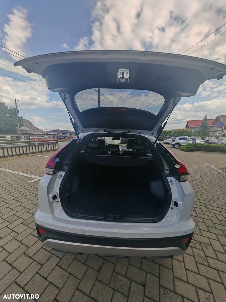 Mitsubishi Eclipse-Cross Plug-In Hybrid 4WD Select - 17
