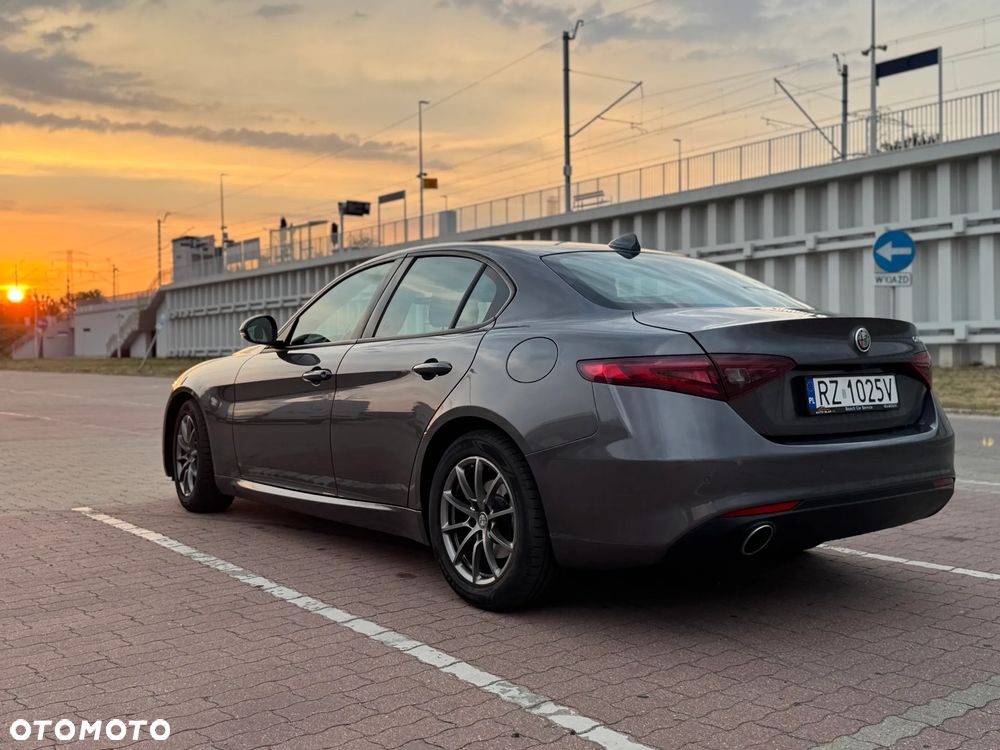 Alfa Romeo Giulia 2.0 Turbo - 2