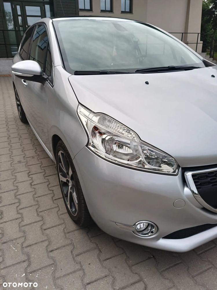 Peugeot 208 1.6 e-HDi Allure STT - 11