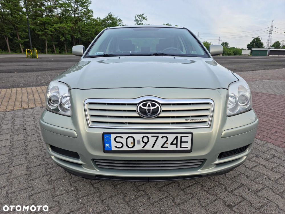 Toyota Avensis 2.0 D-4D Sol - 2
