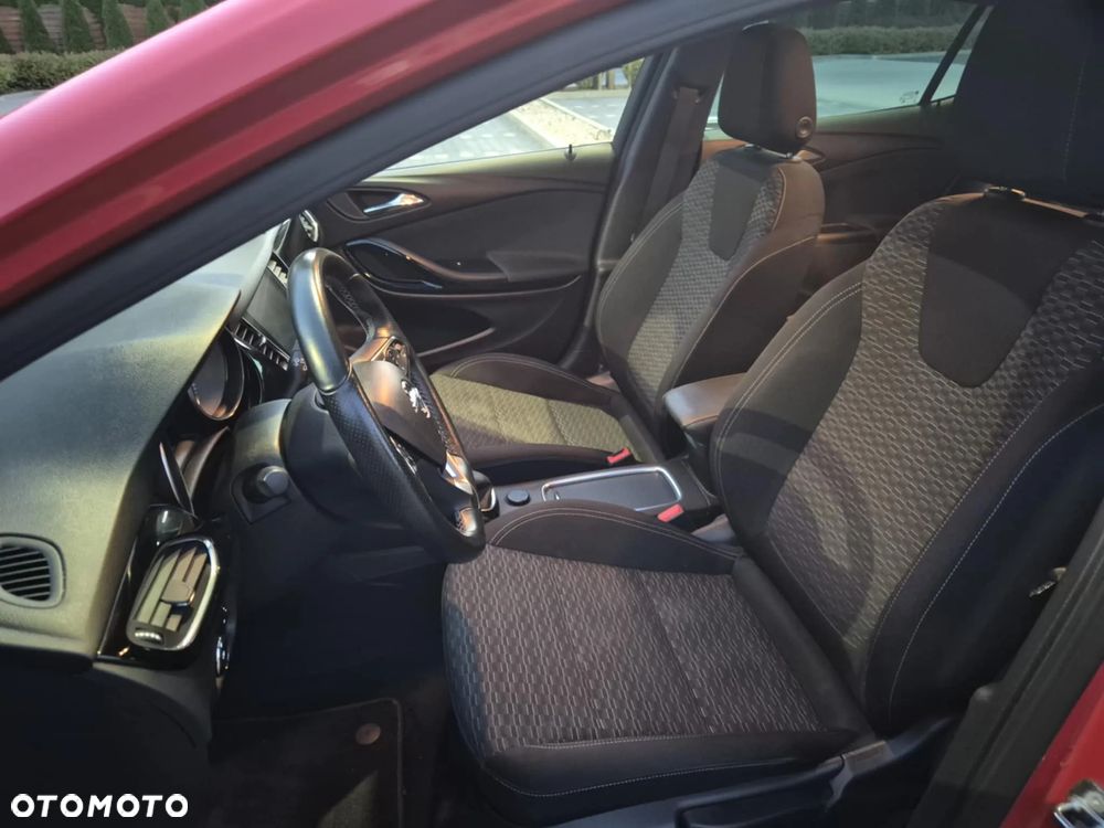 Opel Astra 1.4 Turbo Innovation - 11