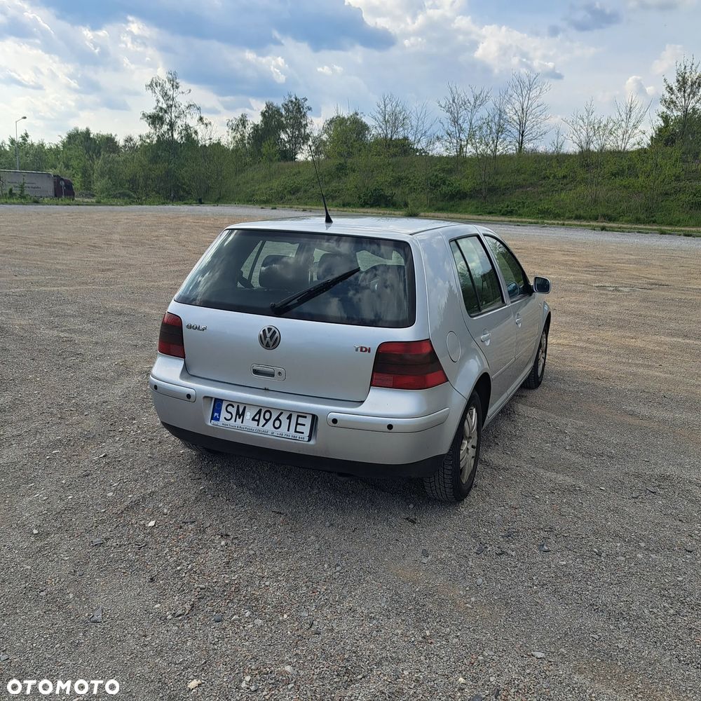 Volkswagen Golf - 5