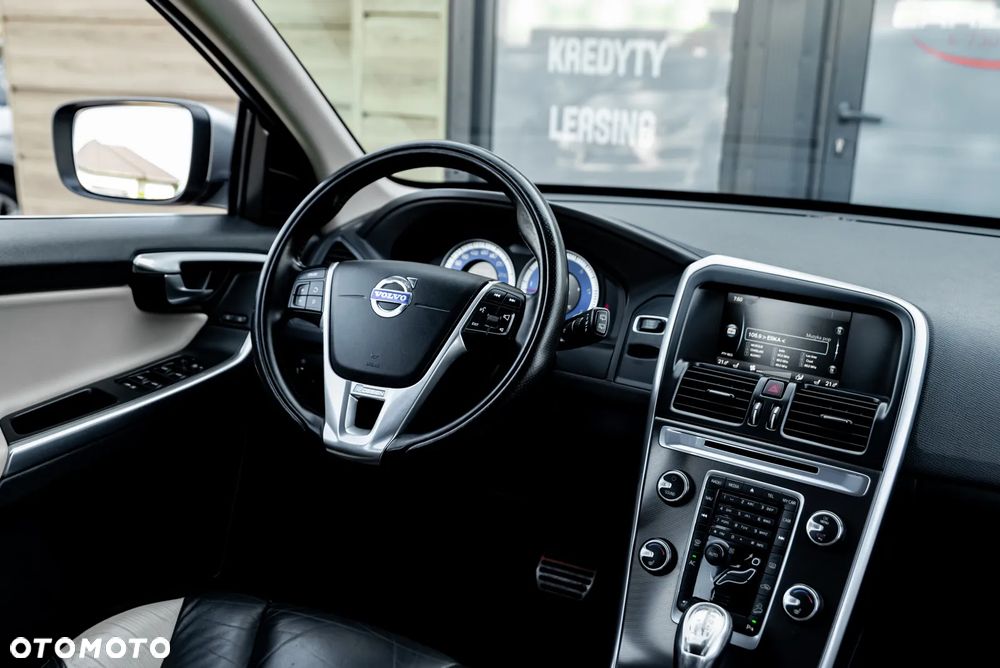 Volvo XC 60 D5 AWD RDesign - 28