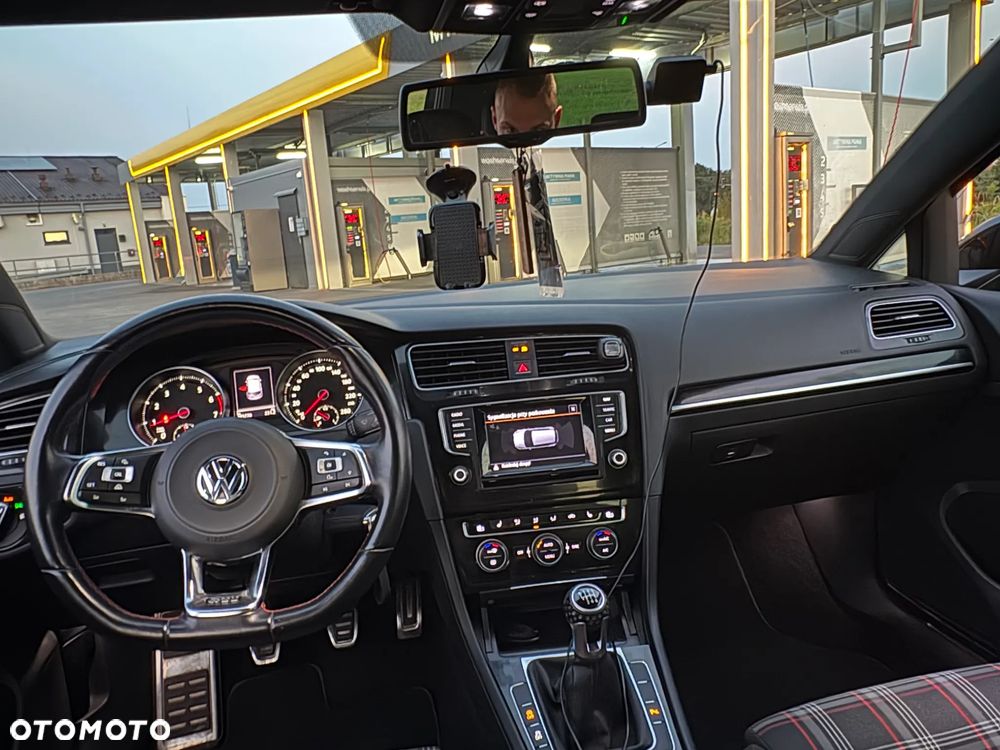 Volkswagen Golf 2.0 TSI BMT GTI - 32
