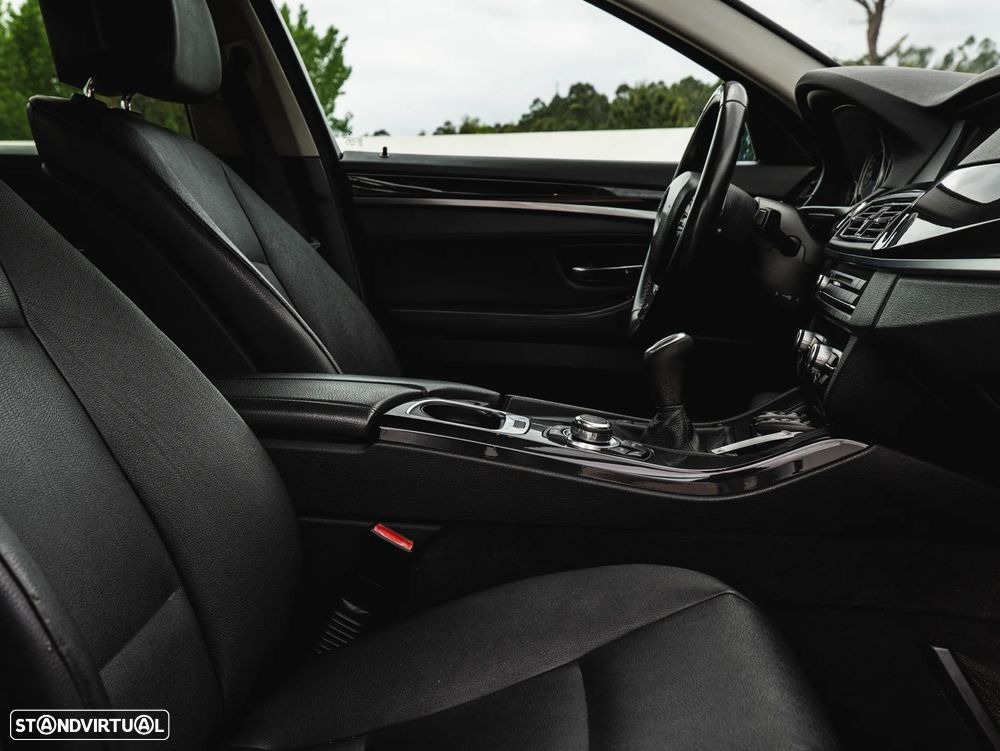 BMW 520 d Pack M - 16