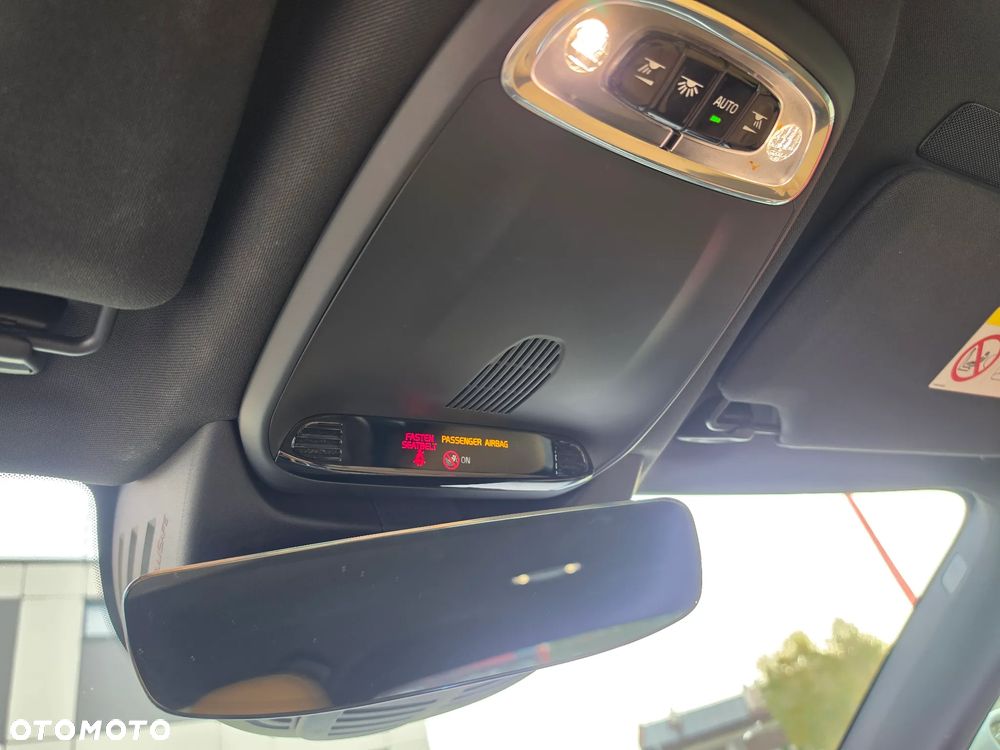 Volvo S90 D4 SCR Momentum Pro - 27