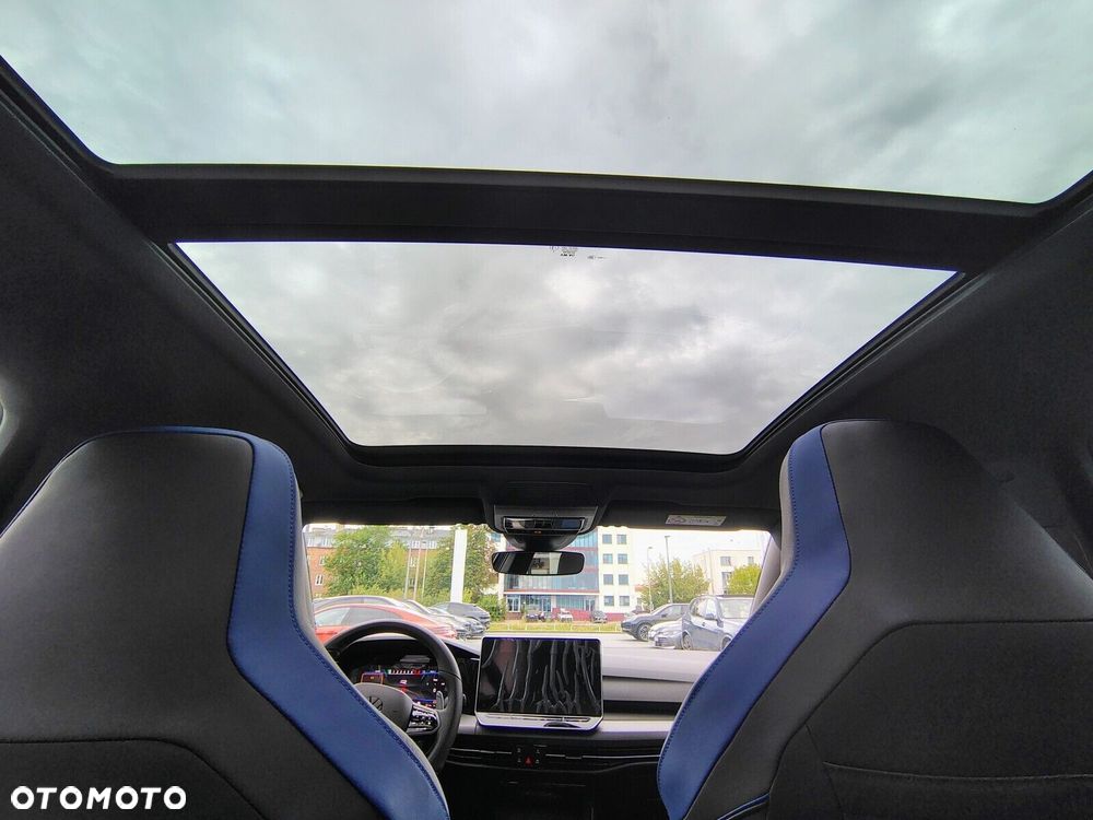 Volkswagen Golf Variant 2.0 TSI 4Motion R - 32