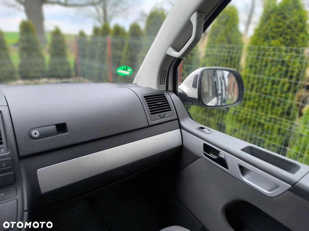 Volkswagen Multivan - 14