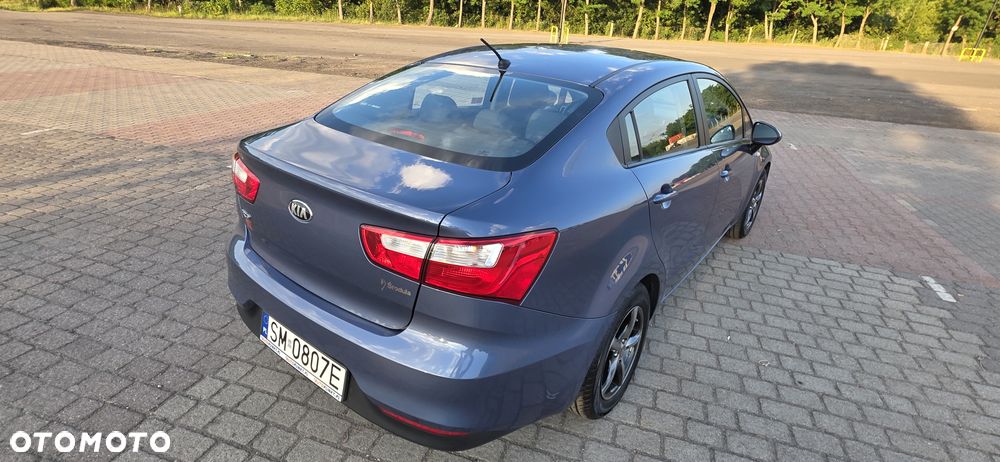 Kia Rio 1.2 L - 13