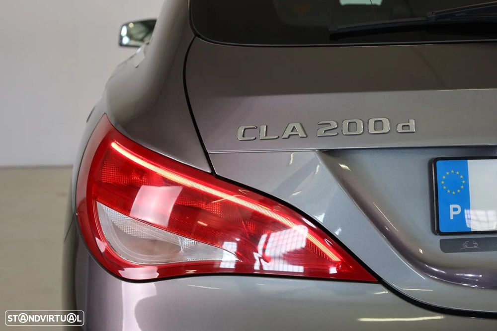 Mercedes-Benz CLA 200 d Shooting Brake AMG Line Aut. - 19