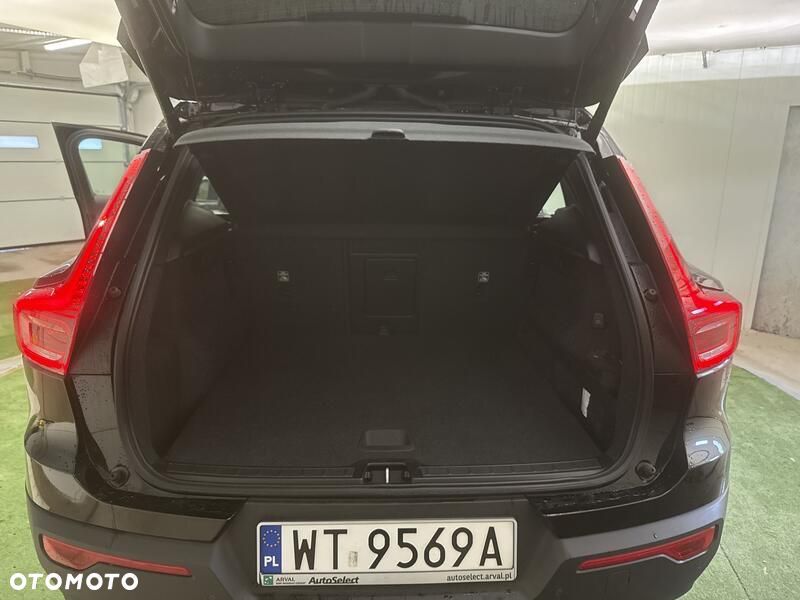 Volvo XC 40 T3 Momentum Pro - 22