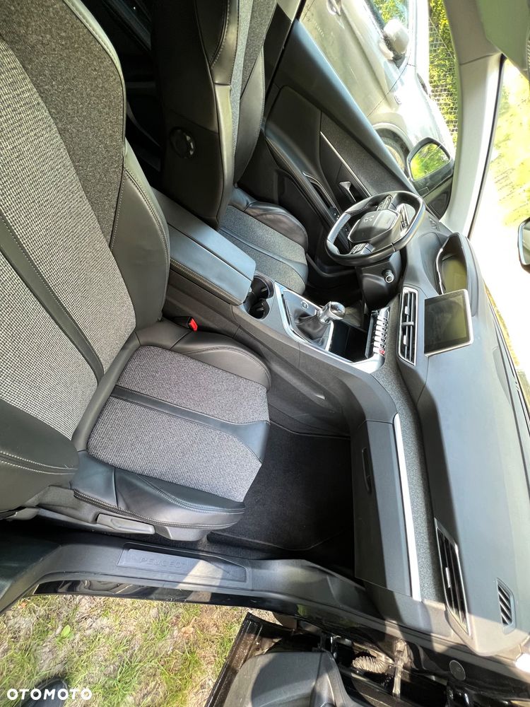Peugeot 3008 1.2 PureTech Allure - 17
