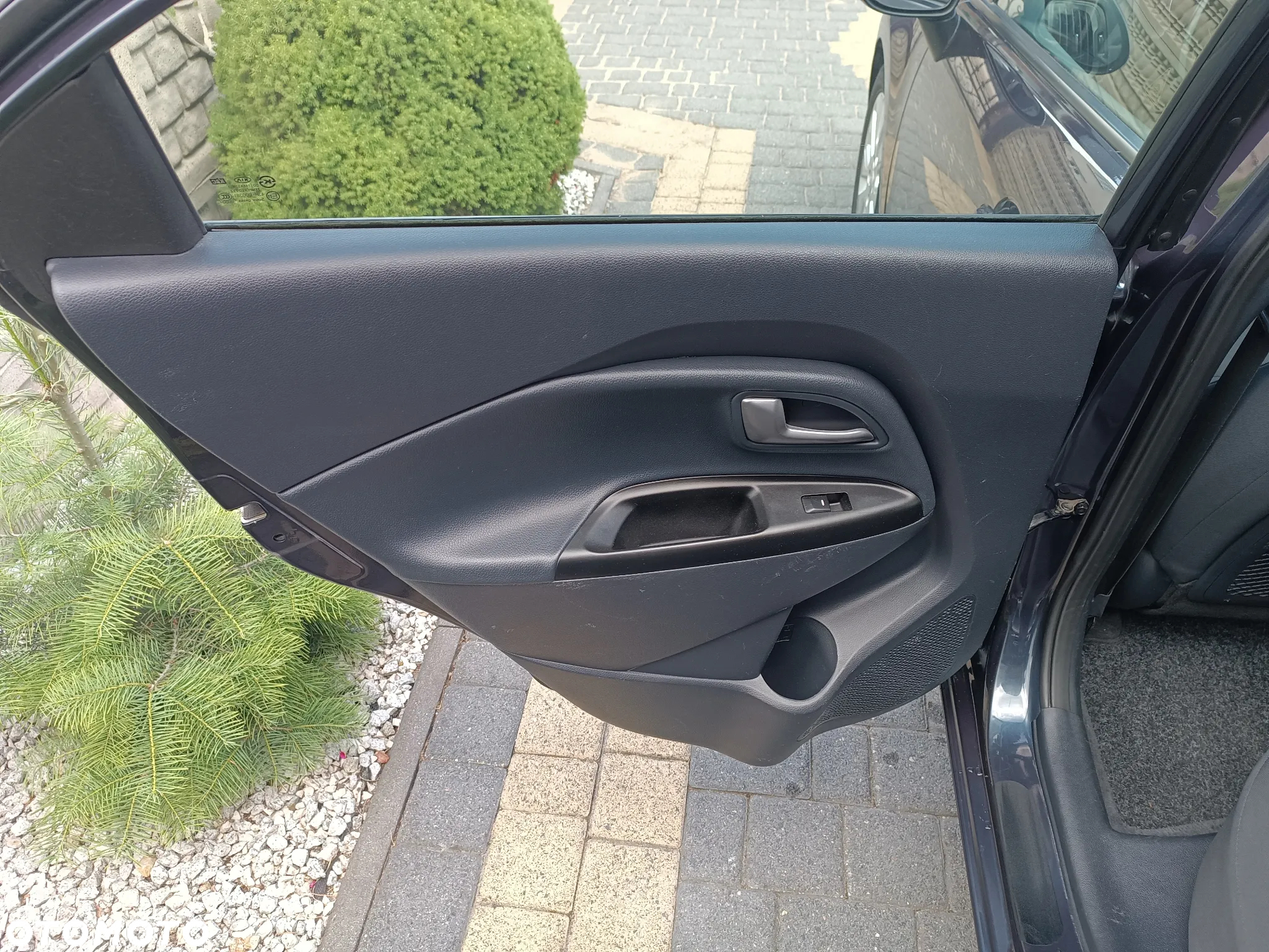 Kia Rio 1.4 L - 13