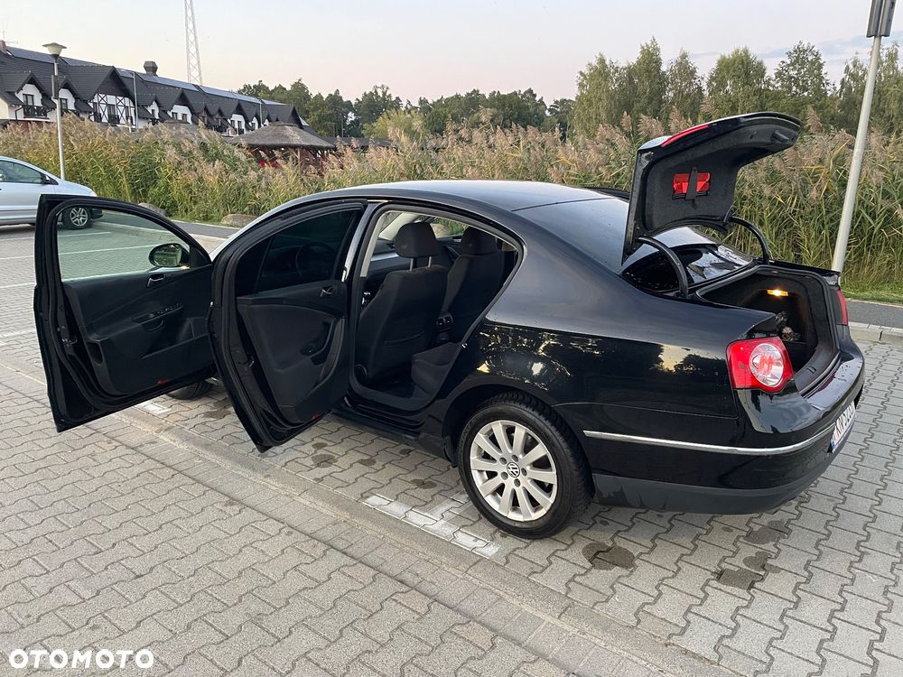 Volkswagen Passat 1.6 TDI Comfortline - 20