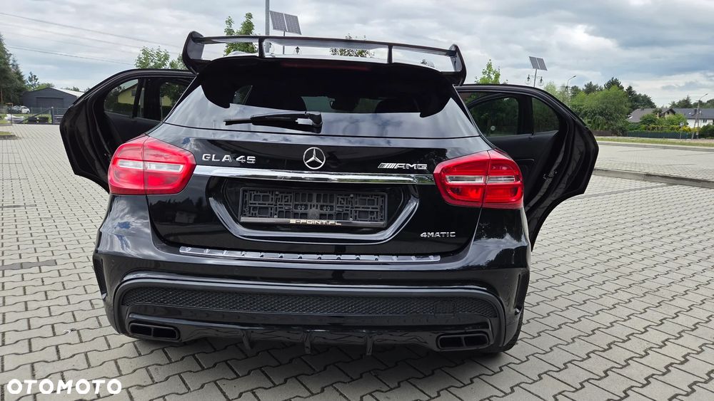 Mercedes-Benz GLA 45 AMG 4-Matic - 23