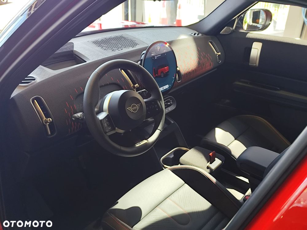 MINI Countryman SE ALL4 66.5kWh Linia Essential - 13