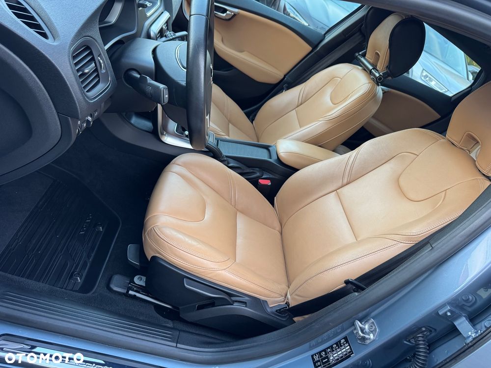 Volvo V40 D3 Geartronic Inscription - 18