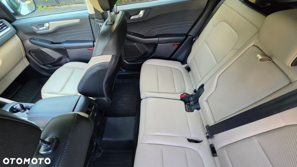 Ford Kuga - 27