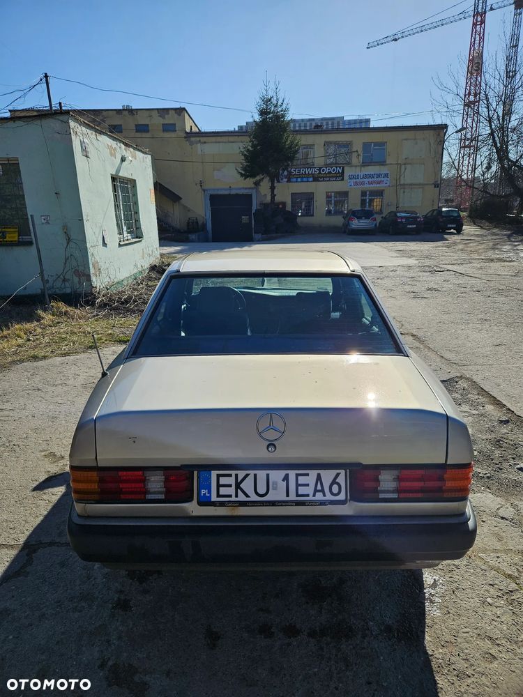Mercedes-Benz W201 (190) - 6