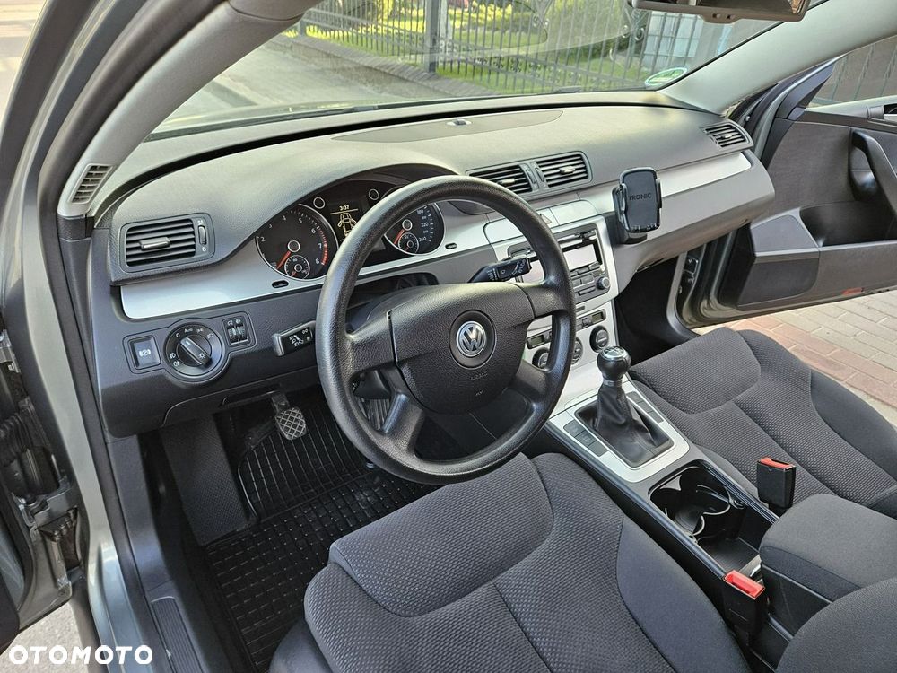 Volkswagen Passat - 8