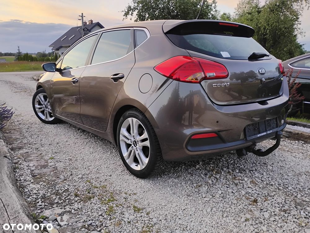 Kia Ceed 1.6 GDI Dream Team Edition - 5