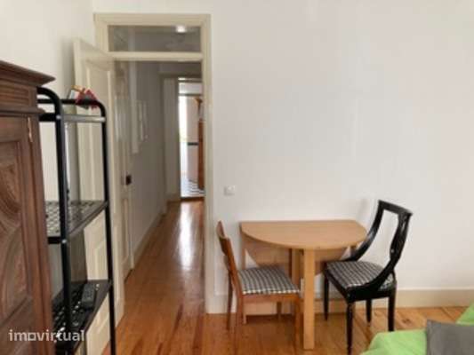 Venda de apartamento T2 na Rua Tomás da Anunciação - Grande imagem: 2/3