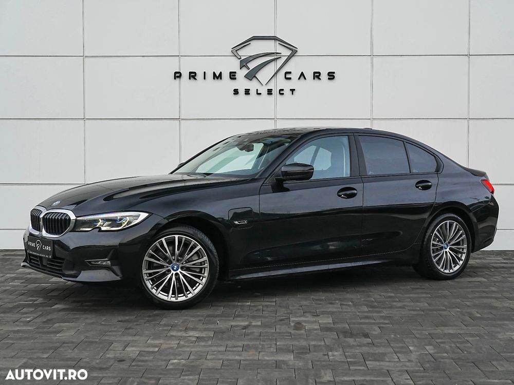 BMW Seria 3 330e Aut. Sport Line - 19