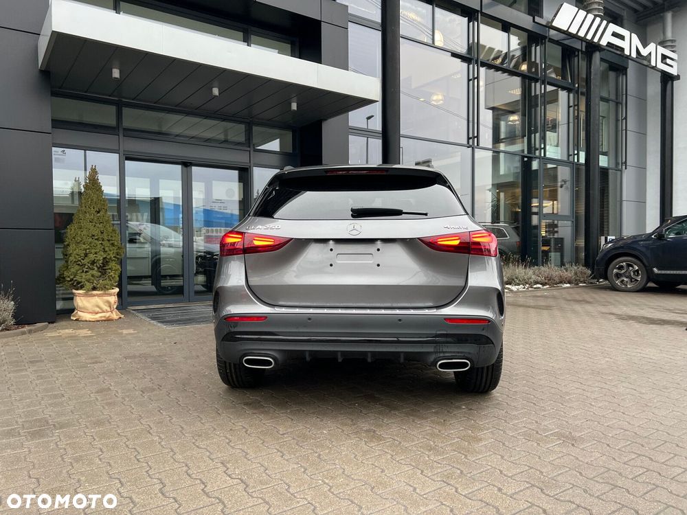 Mercedes-Benz GLA - 19