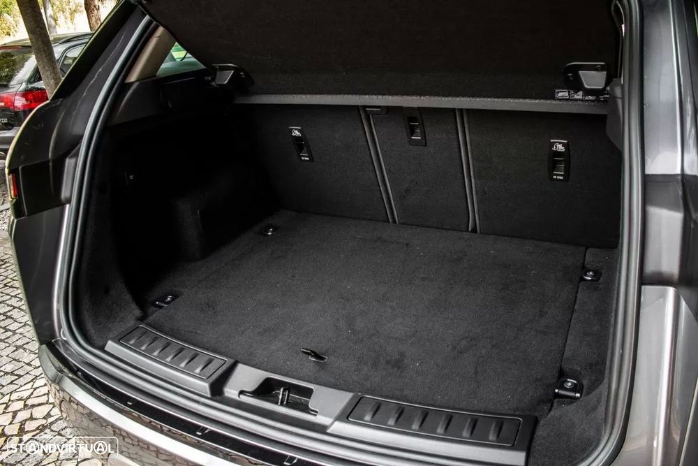 Land Rover Range Rover Evoque 2.0 D240 AWD Auto - 34